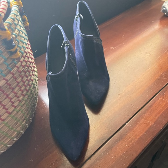 Blue Suede Booties BCBG size 9-9.5 - Picture 3 of 4